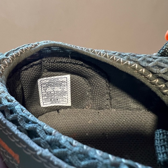 New Chacos size 3 shoes - Picture 2 of 2